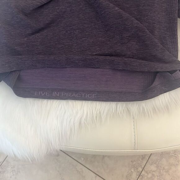 Lululemon Athletica mens size large pullover short sleeve top - Picture 2 of 4